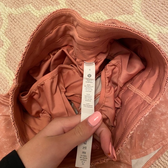 Lululemon short - Picture 6 of 6